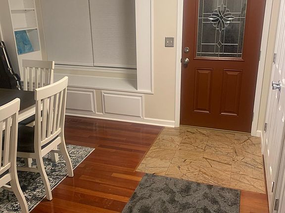 entry way, front has ring door bell
