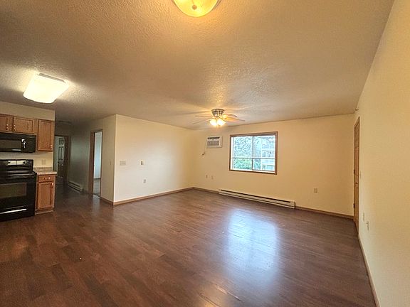 3rd image of 493 E South Ave #8