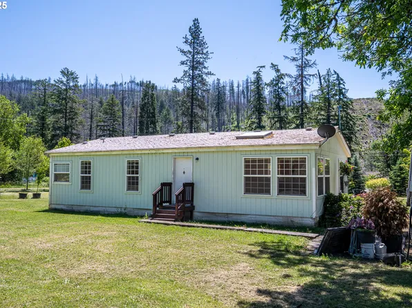 23056 N Umpqua Hwy, Idleyld Park, OR 97447