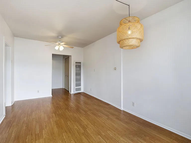 3553 Mission St #C — Photo 2