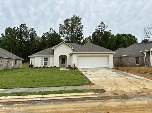 966 Riverside Ln, Pearl, MS 39208