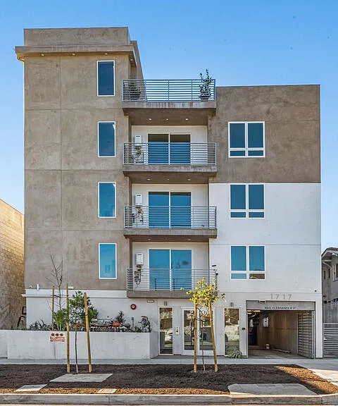 1717 Winona Blvd #501 — Photo 9