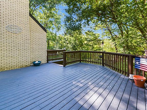 4th image of 3709 Oakridge Cir