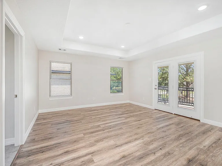7711 Antoine Dr — Photo 22
