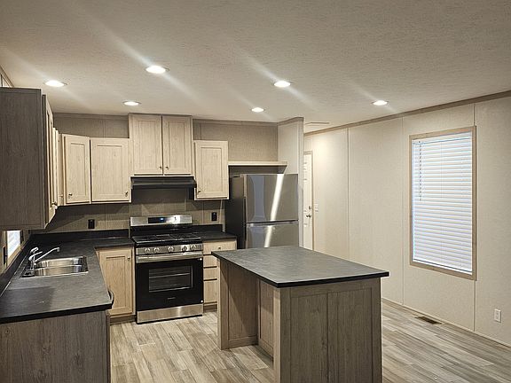 2nd image of 291 Apple St