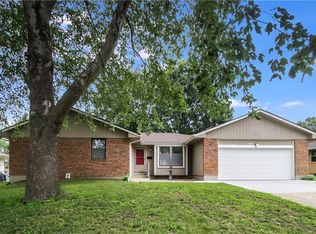 2403 SE Austin St, Oak Grove, MO 64075