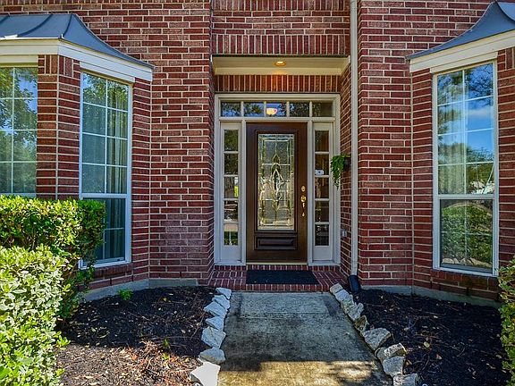 2nd image of 3327 Alden Manor Ln