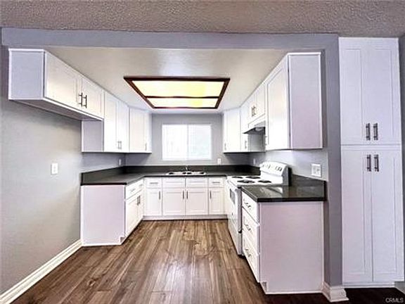 3rd image of 810 S Citrus Ave #12