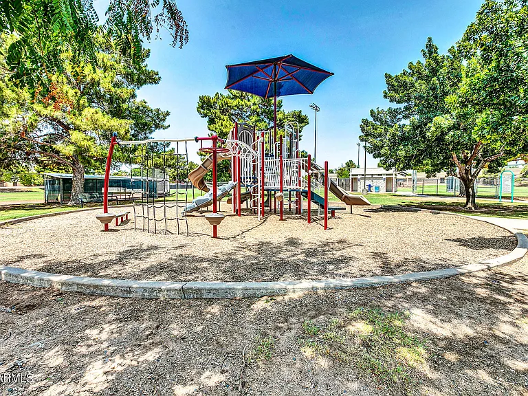 8889 E Meadow Hill Dr — Photo 28