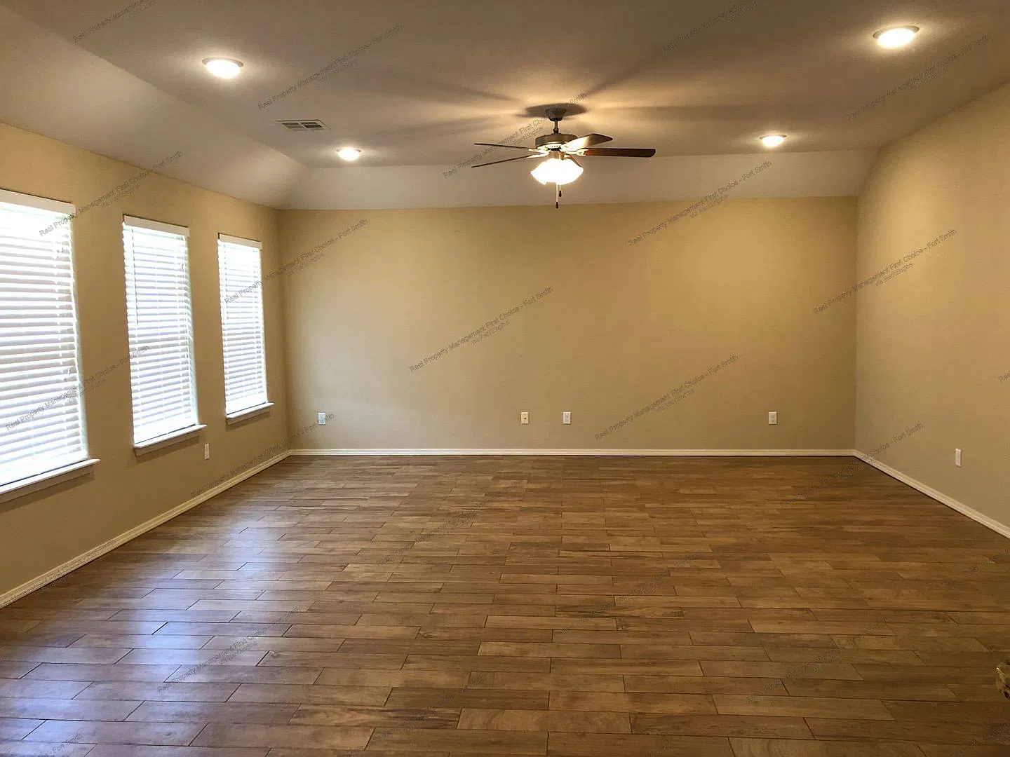 3 bed, 2.0 bath, 1615 sqft, $1,674 — Photo 4