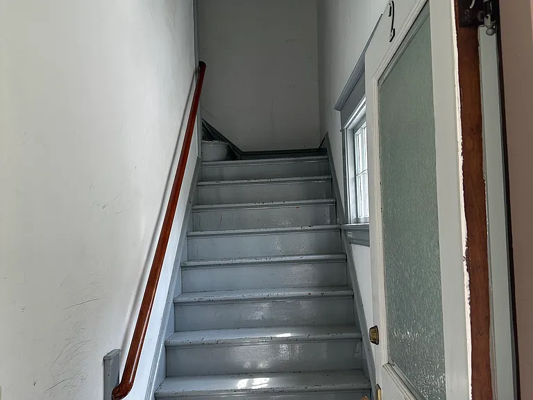 2000 Carroll Ave — Photo 3