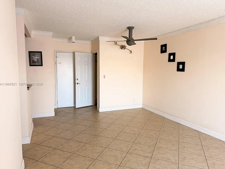 200 S Birch Rd #211 — Photo 14
