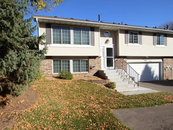 7684 12th St N, Oakdale, MN 55128