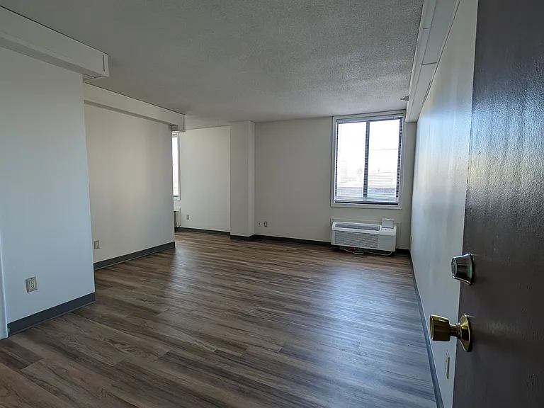Westbrook Tower — Photo 11