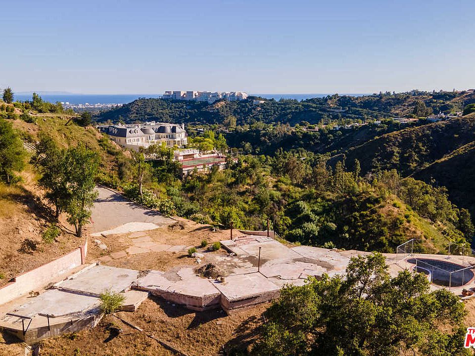 1st image of 1123 Linda Flora Dr