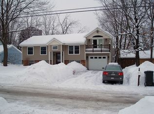 42 Van Dorn St, Saratoga Springs, NY 12866