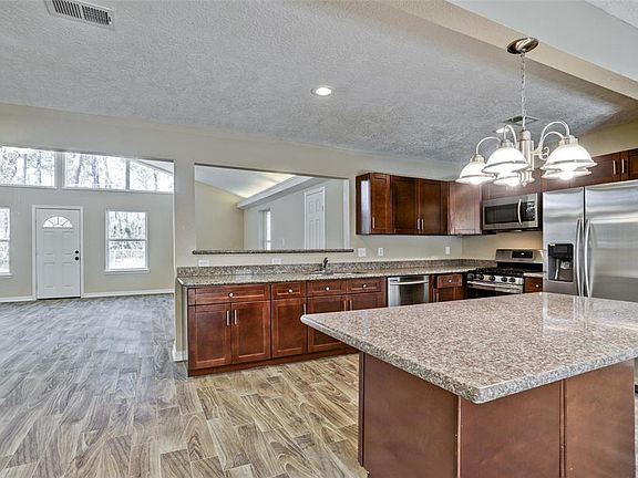 2nd image of 1517 Pinecrest Dr