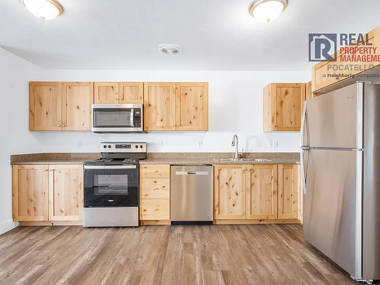 251 W Linden #BLD9 — Photo 4