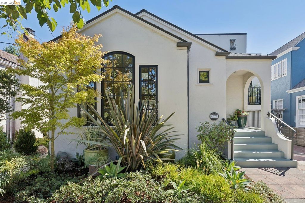 6628 Chabot Road photo 1