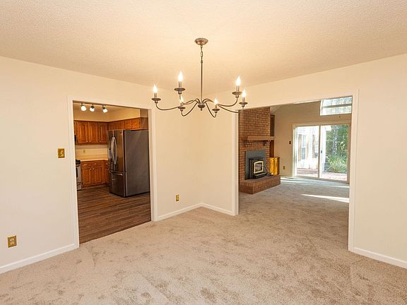 5th image of 705 Melanie Ln