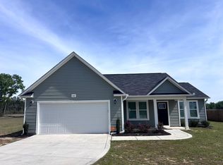 660 Carolina Church Rd, Saint Pauls, NC 28384