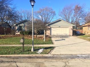 1538 Huntleigh Dr, Wheaton, IL