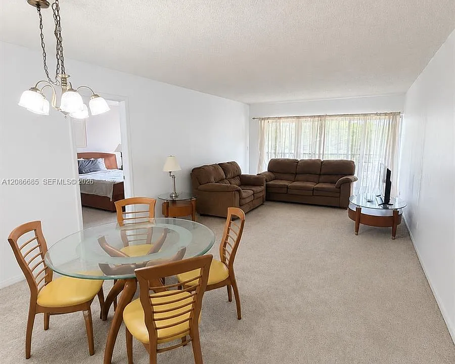 240 Lakeview Dr #212