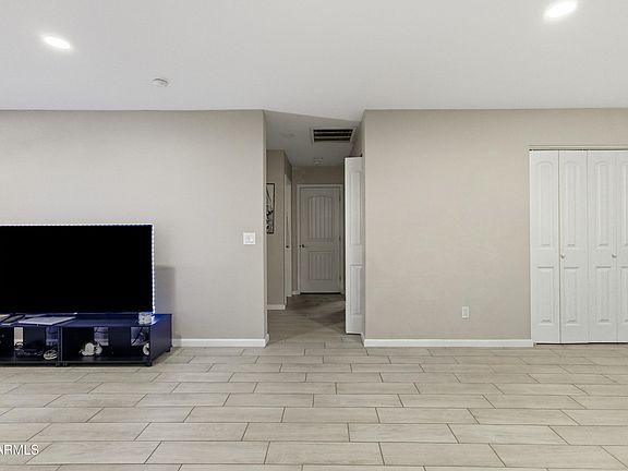 5th image of 1728 E WOOD Street
