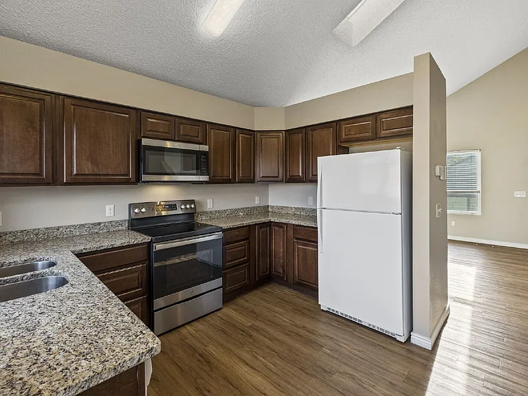 1719 S Canoe Creek Dr — Photo 10