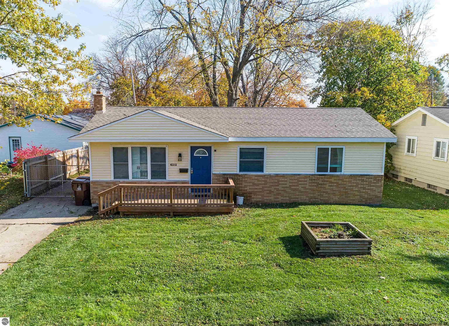 4211 Hillborn Ln photo 1