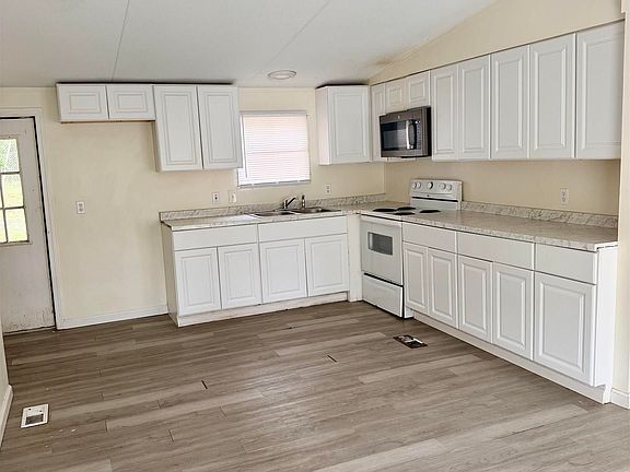 5th image of 25116 Pompano Dr