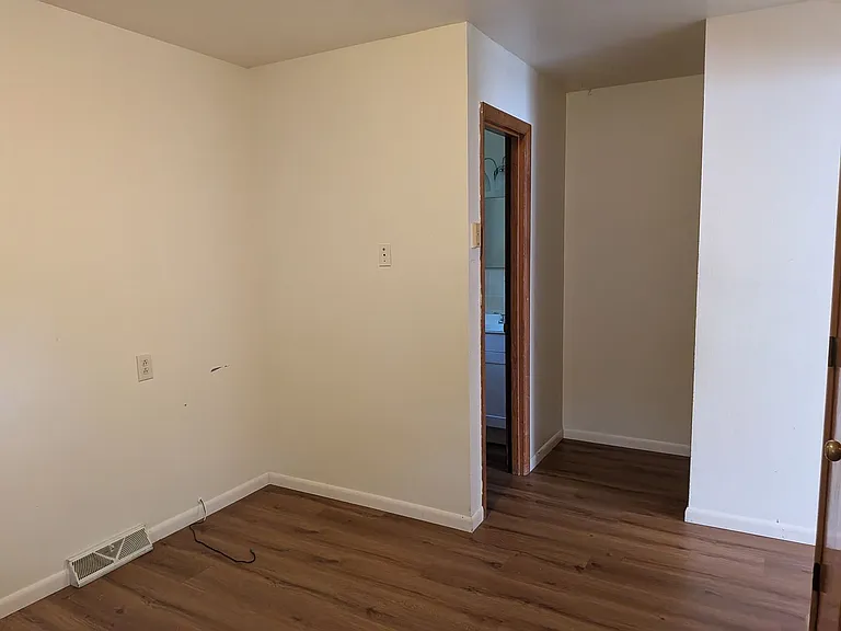805 S Fairview Rd — Photo 8
