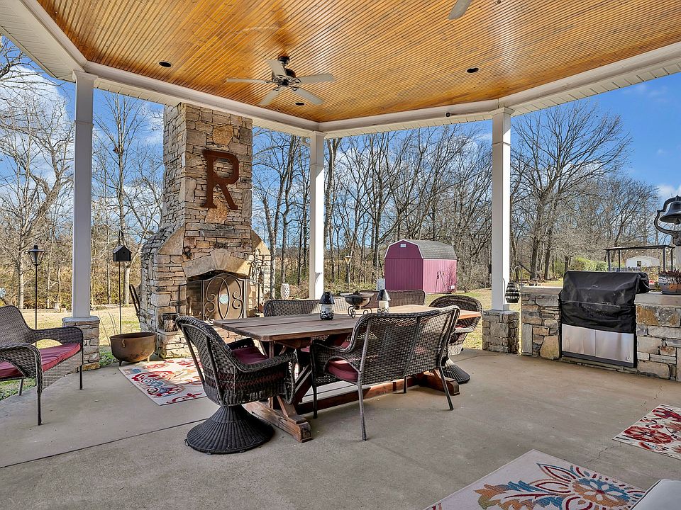 1st image of 422 Brookside Dr