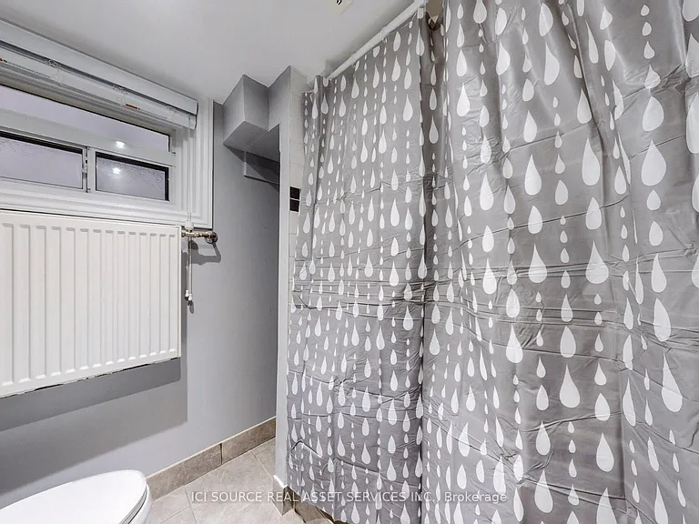 8 Davies Cres #LOWER — Photo 7
