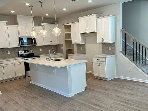 5th image of 8122 Overmeadow Ln