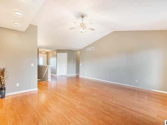 5th image of 4080 Erin Ct