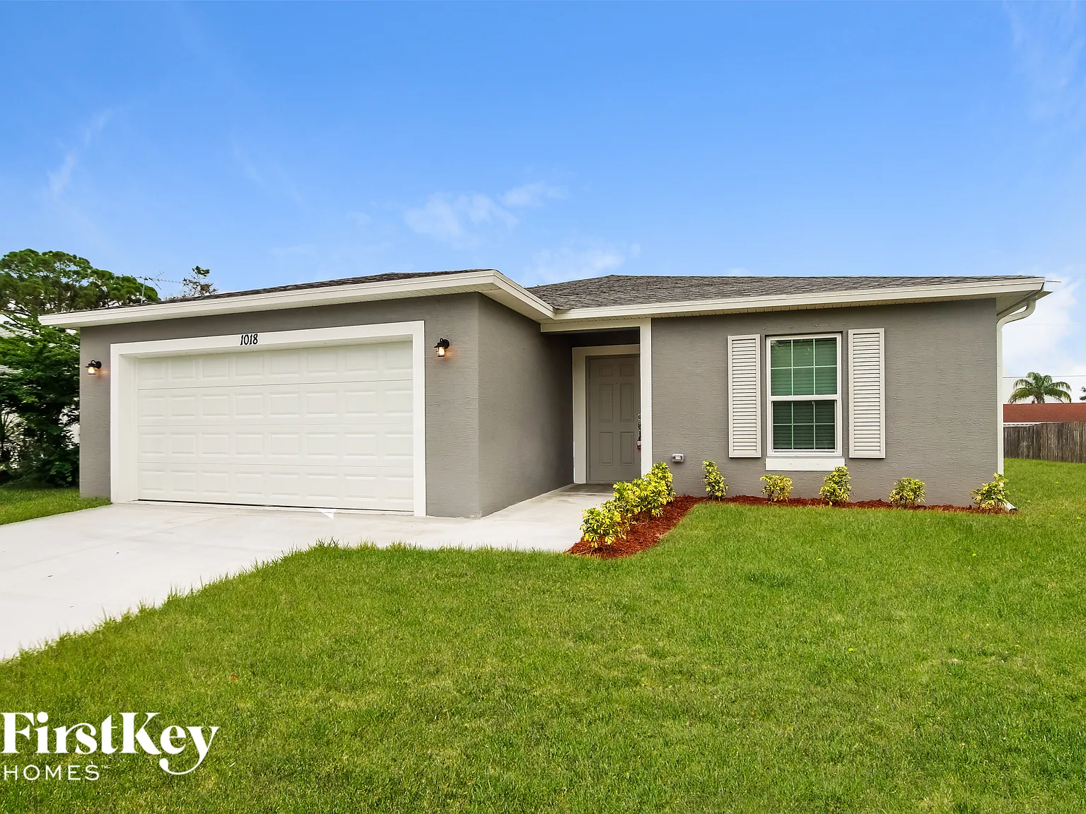 4 bed, 2.0 bath, 1833 sqft, $2,345 — Photo 2