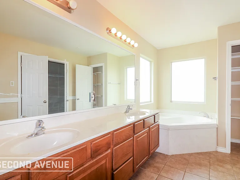 2425 Mystic Star Dr — Photo 5