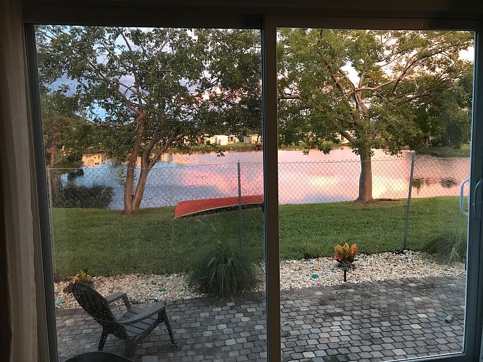 1st image of 393 Leawood Cir