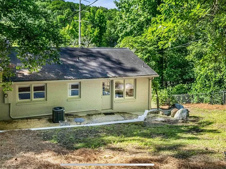 4039 Montclair Rd — Photo 17