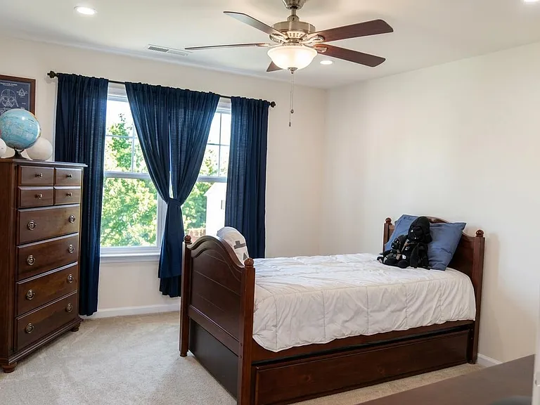 868 Seastone St — Photo 11