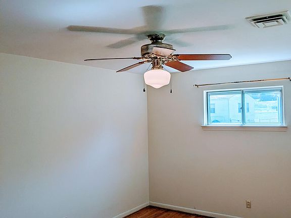 4th image of 839 Darryl Ln