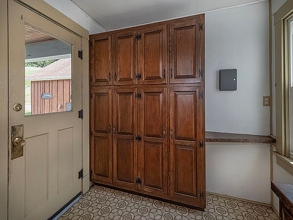 5th image of 386 Fanker Rd