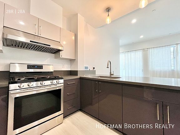 3rd image of 1065 S Wooster St #102