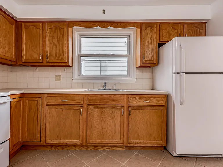 11 Webster St #11 — Photo 9