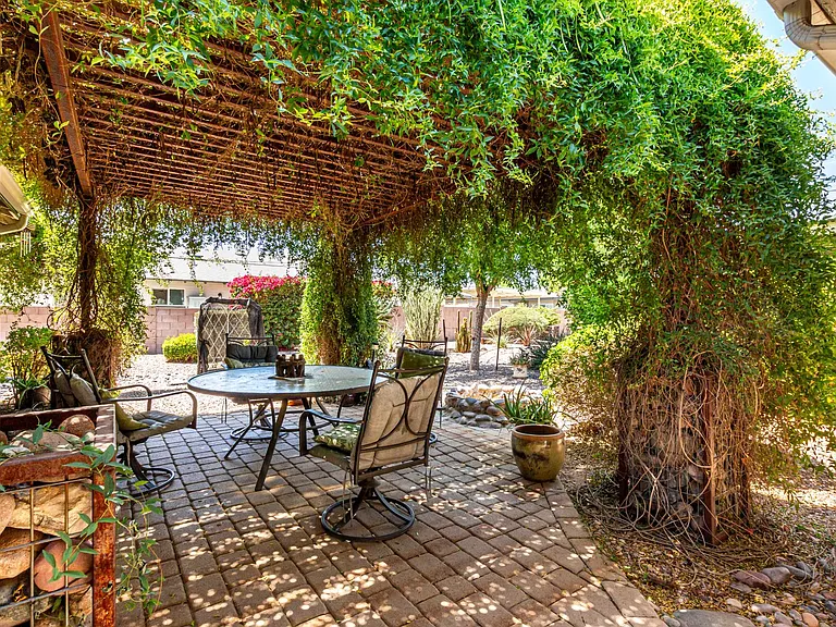 3540 E Montecito Ave — Photo 31