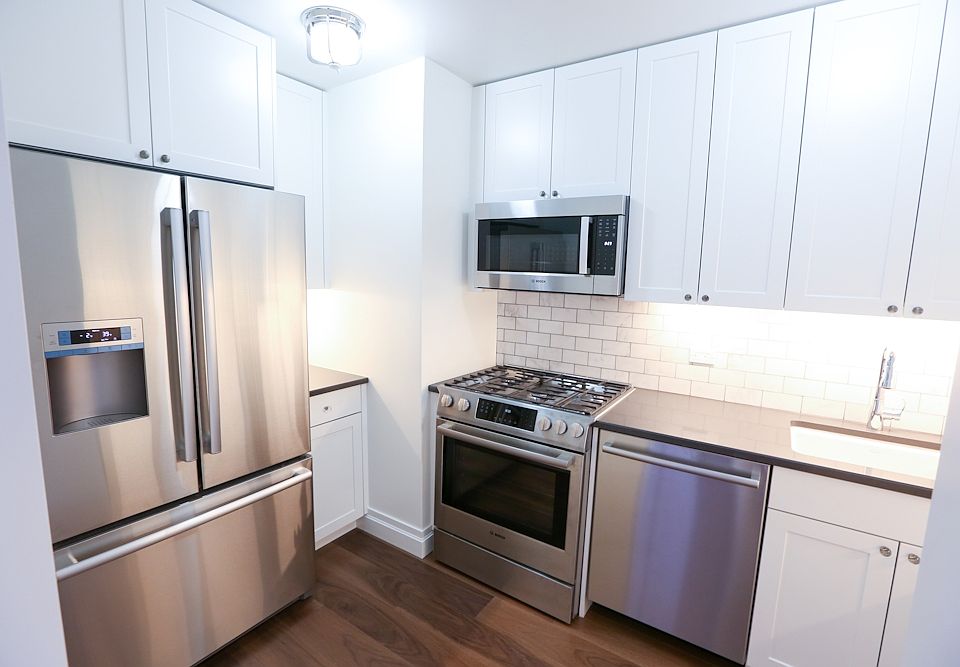 1st image of 200 E 82nd St APT 25C
