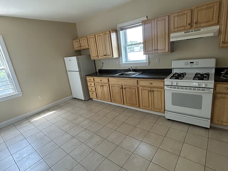 899 Morton St #2 — Photo 7