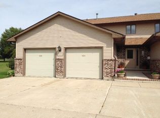 101 Fairway Cir, Garner, IA 50438