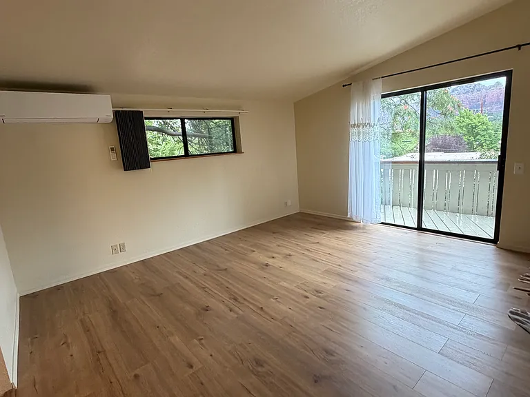 305 Oak Creek Blvd #4 — Photo 6
